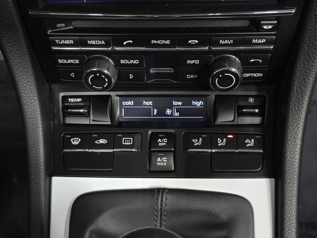 Used 2016 Porsche Boxster Spyder RWD image 19