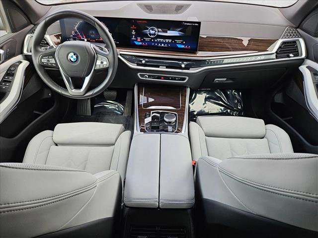 Certified 2025 BMW X5 xDrive50e w/ Parking Assistance Package image 26