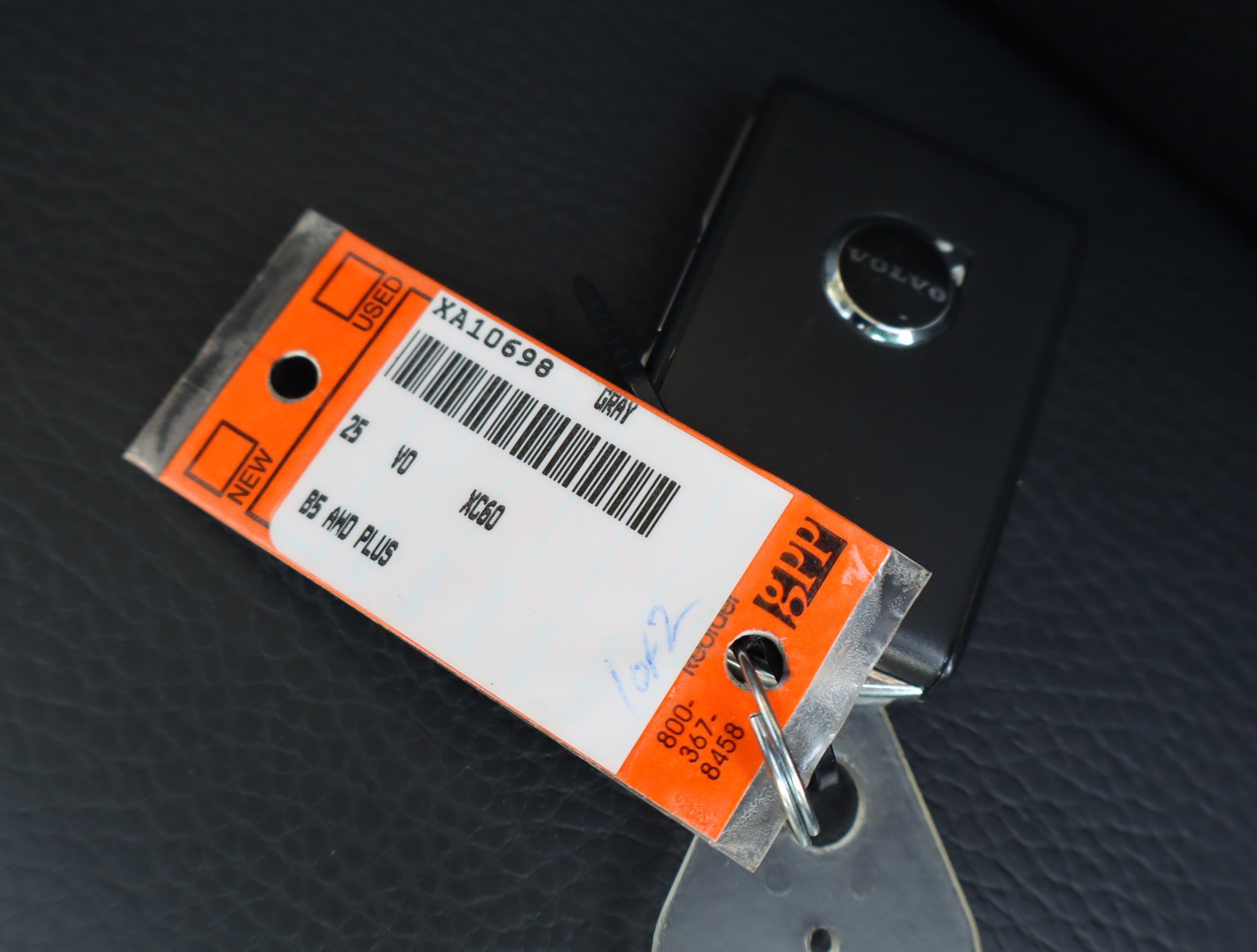 Used 2025 Volvo XC60 B5 Plus image 42