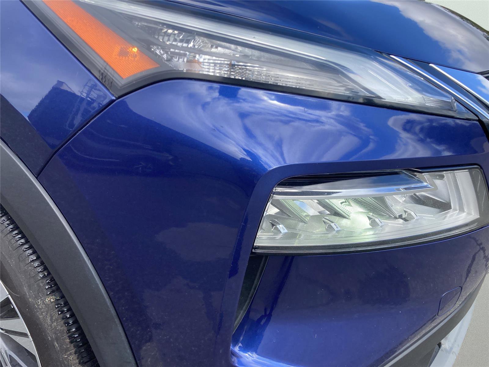 Used 2023 Nissan Rogue SV image 10