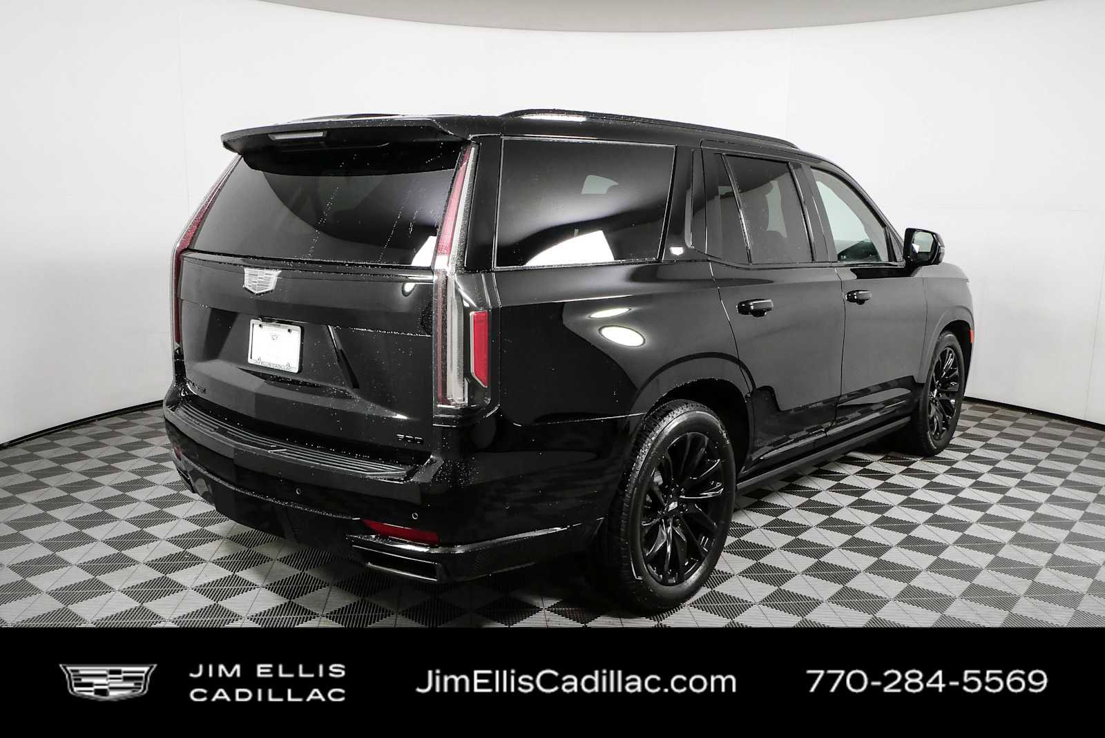 Used 2024 Cadillac Escalade Sport Platinum w/ LPO, ONYX Package AWD/4WD image 3