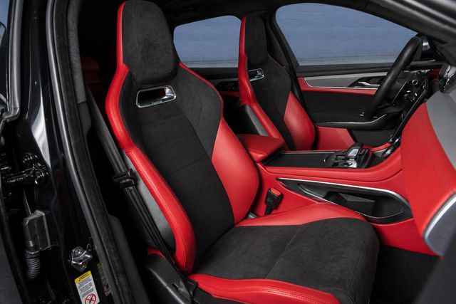 Used 2022 Jaguar F-PACE SVR AWD/4WD image 11