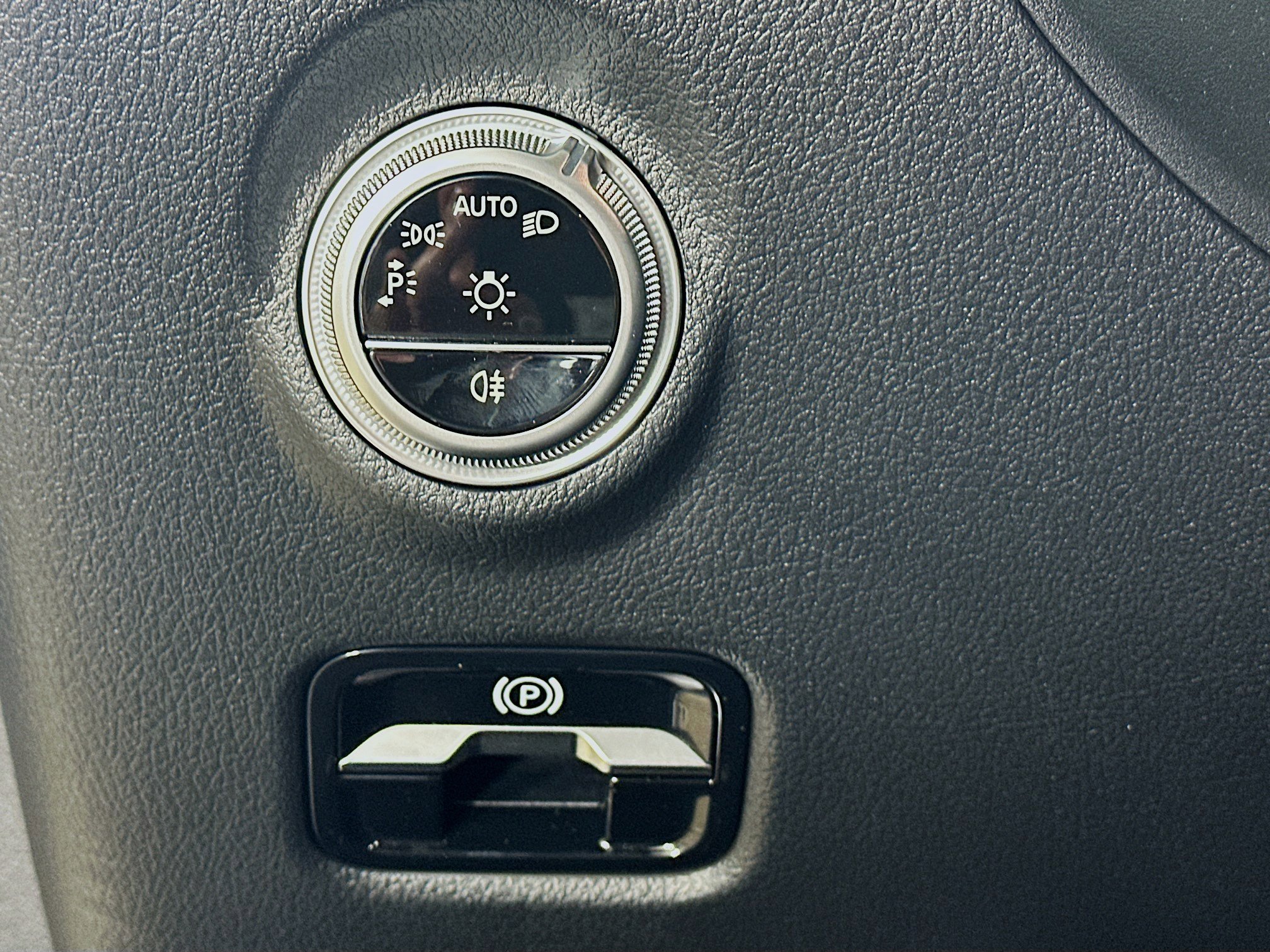 Certified 2025 Mercedes-Benz C 300 4MATIC Sedan image 10