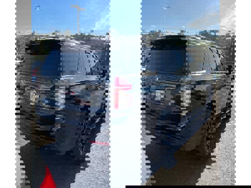 Used 2024 Chevrolet Tahoe Z71 w/ Luxury Package image 4