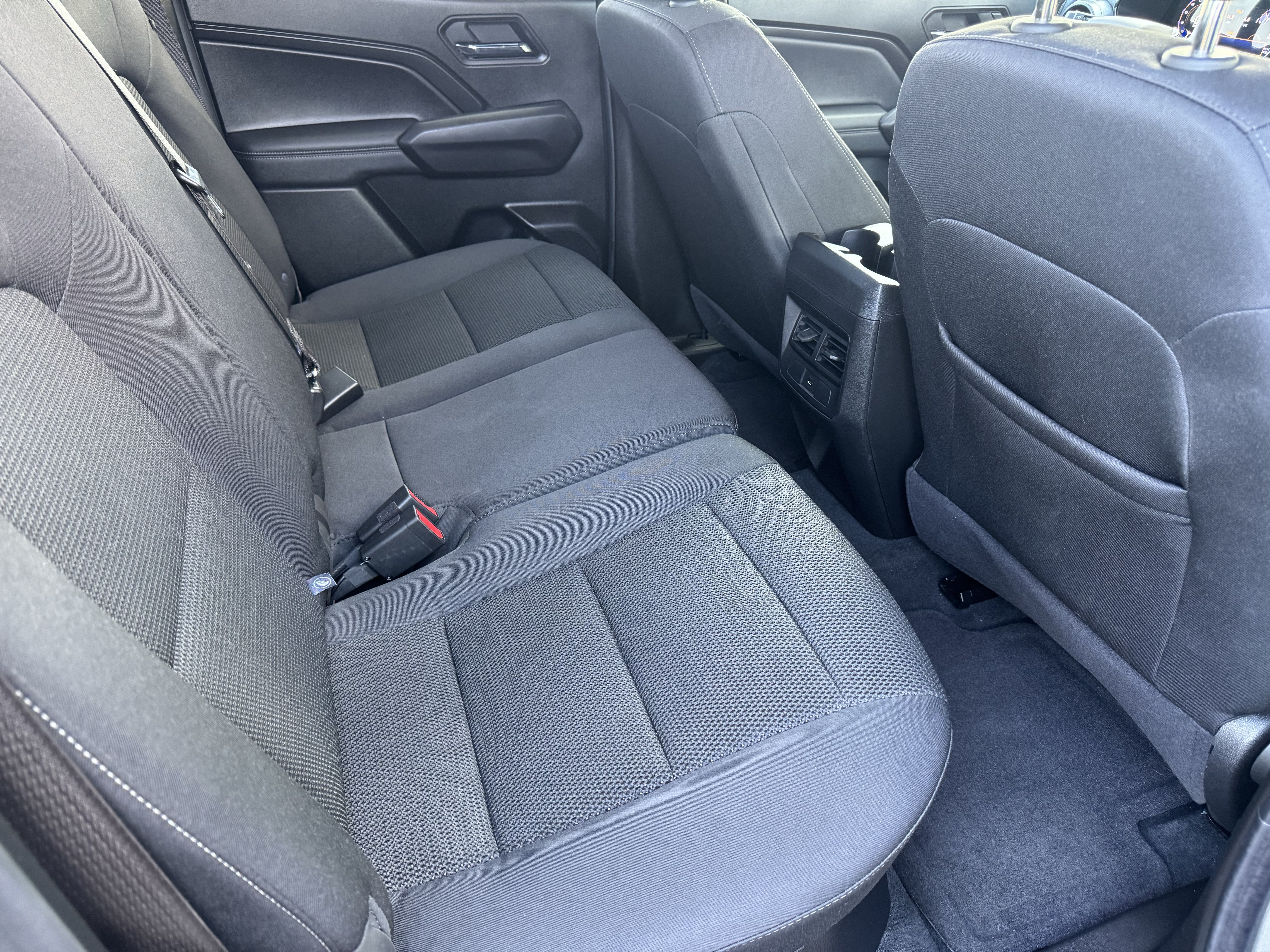 Used 2024 Chevrolet Colorado LT AWD/4WD image 19