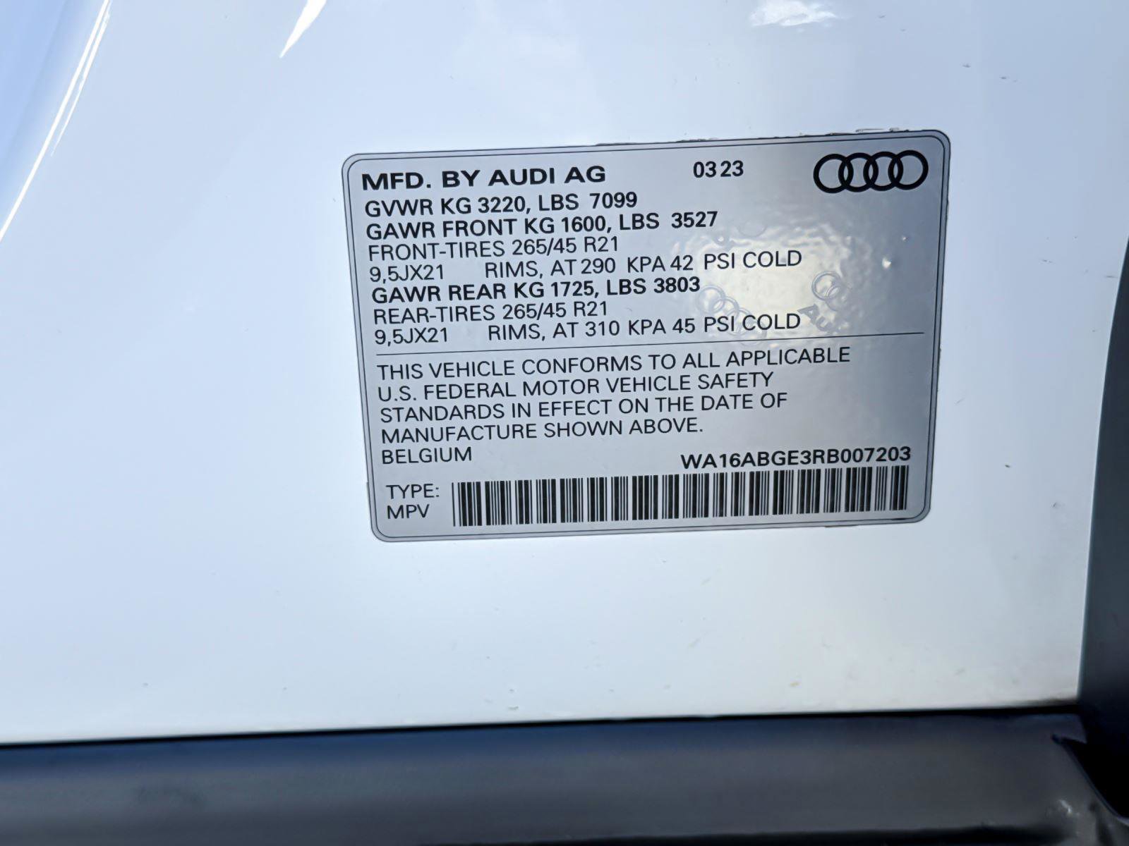 Used 2024 Audi Q8 e-tron Prestige w/ Prestige Package image 28