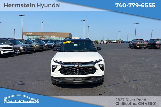 Used 2024 Chevrolet TrailBlazer RS AWD/4WD image 2
