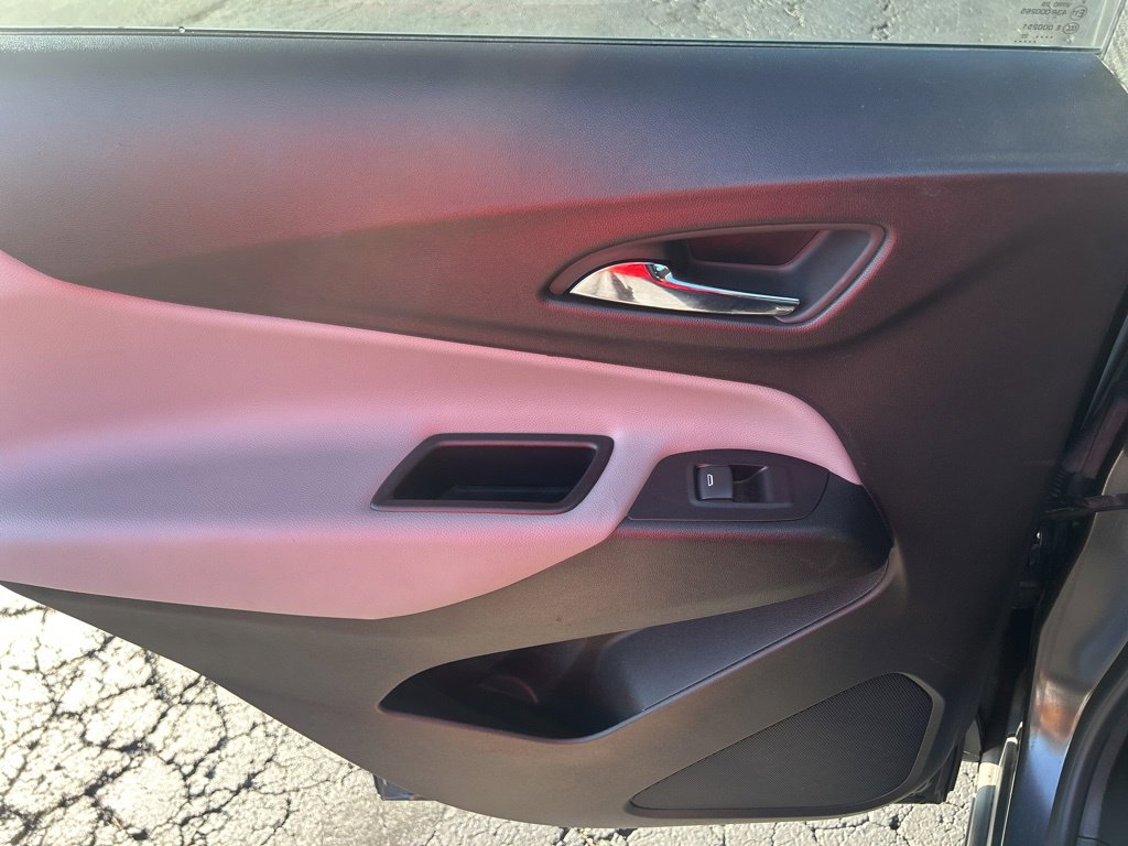 Used 2022 Chevrolet Equinox LS image 38