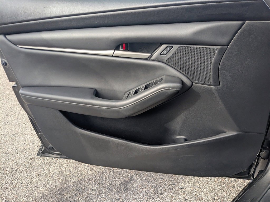 Used 2020 MAZDA MAZDA3 Hatchback image 37