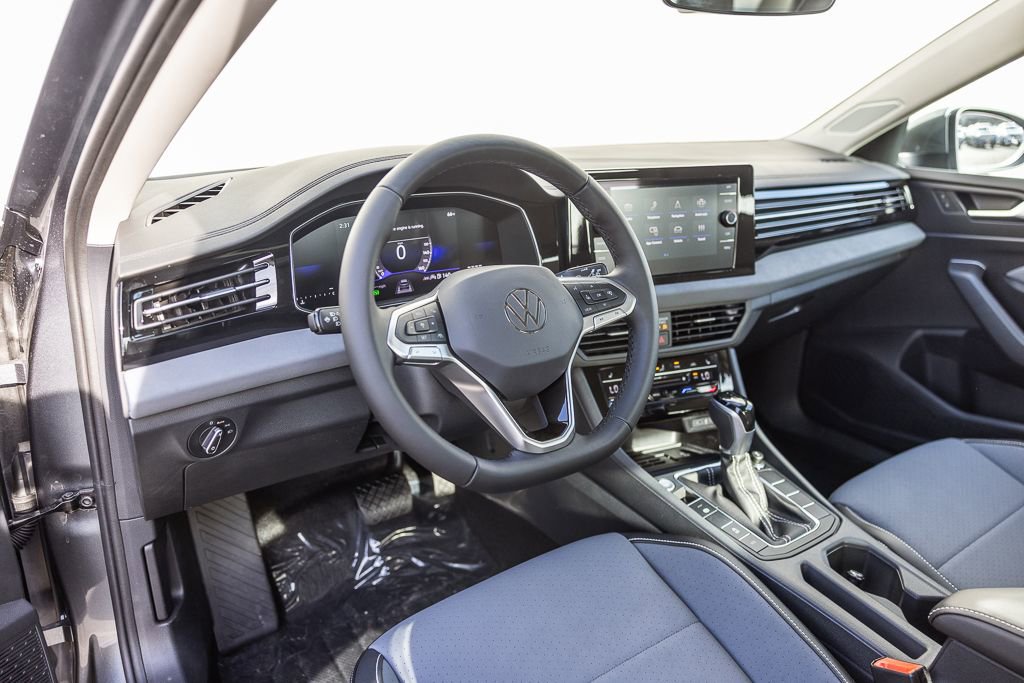 New 2026 Volkswagen Jetta SE FWD image 5