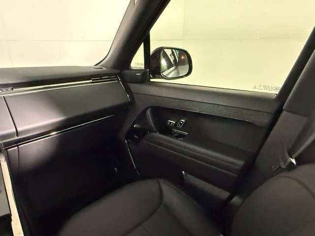 Used 2025 Land Rover Range Rover Sport Dynamic SE AWD/4WD image 18