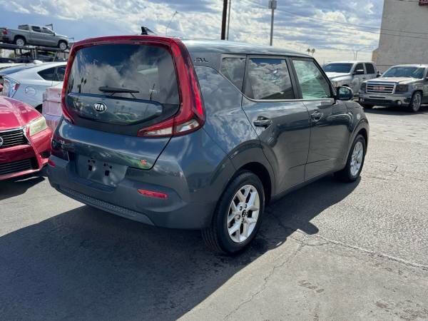 Used 2020 Kia Soul S FWD image 3