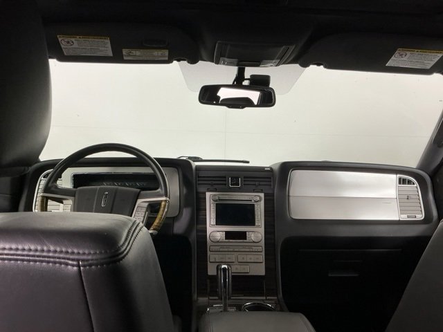 Used 2010 Lincoln Navigator L 4WD image 22