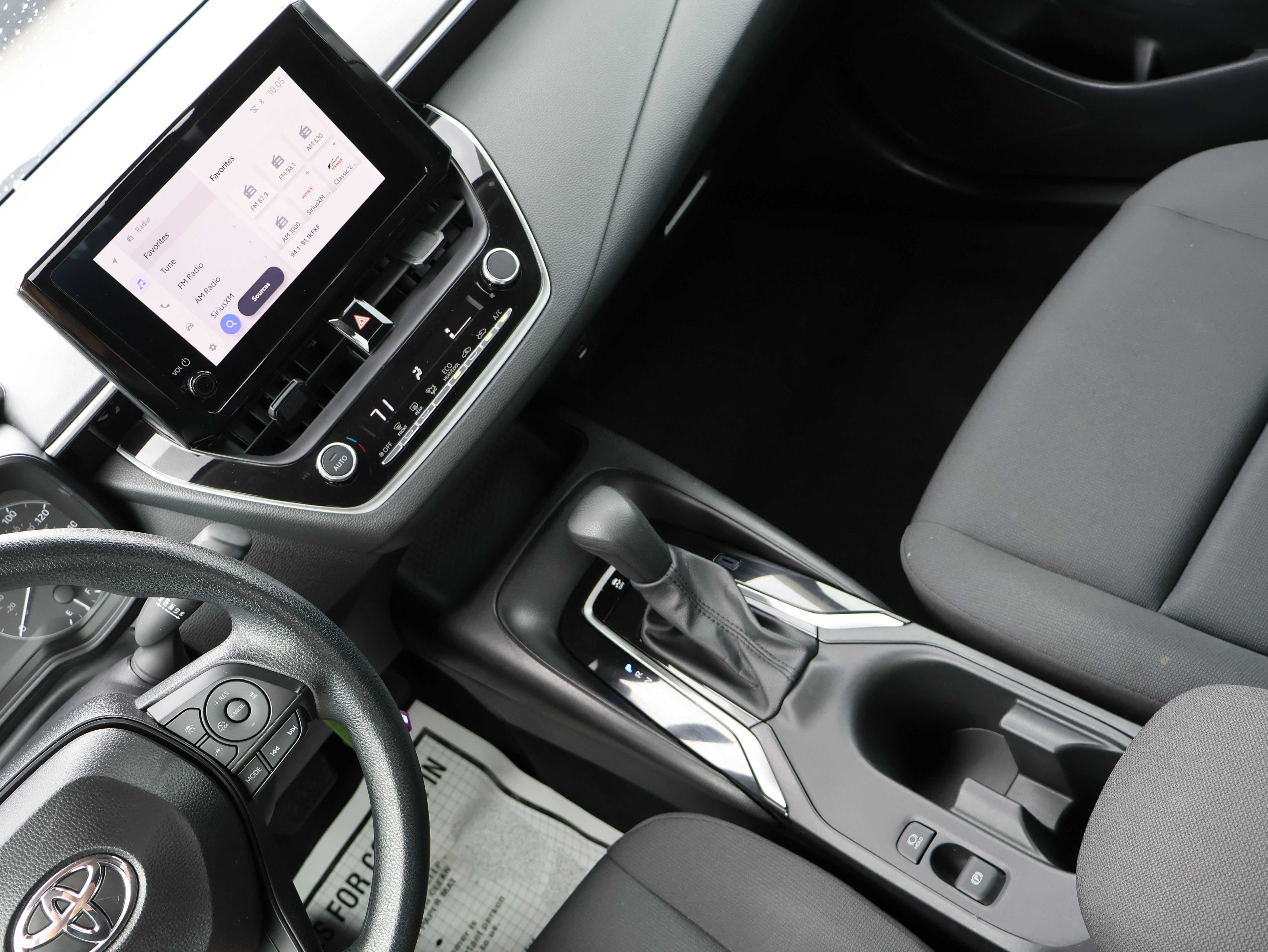 Used 2025 Toyota Corolla LE FWD image 19