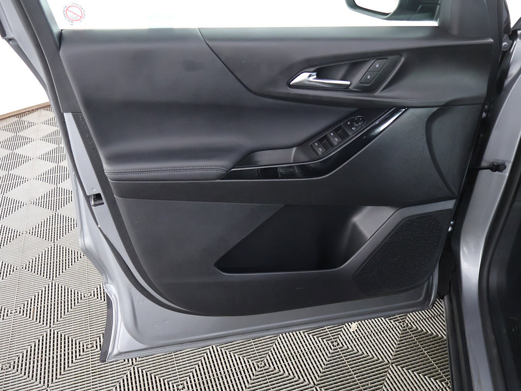 Used 2026 Chevrolet Equinox LT FWD image 23