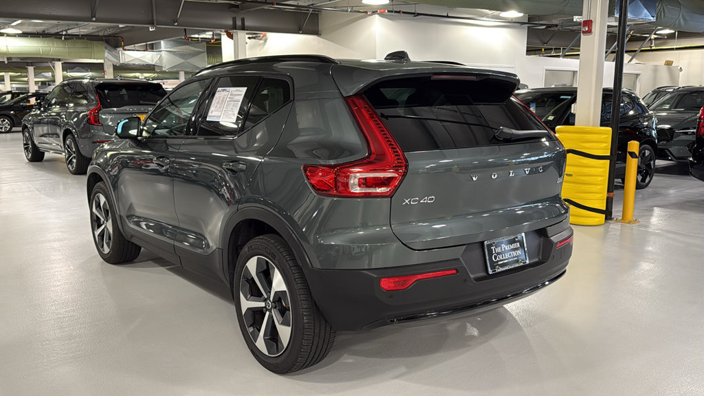 Certified 2026 Volvo XC40 B5 Plus AWD/4WD image 4