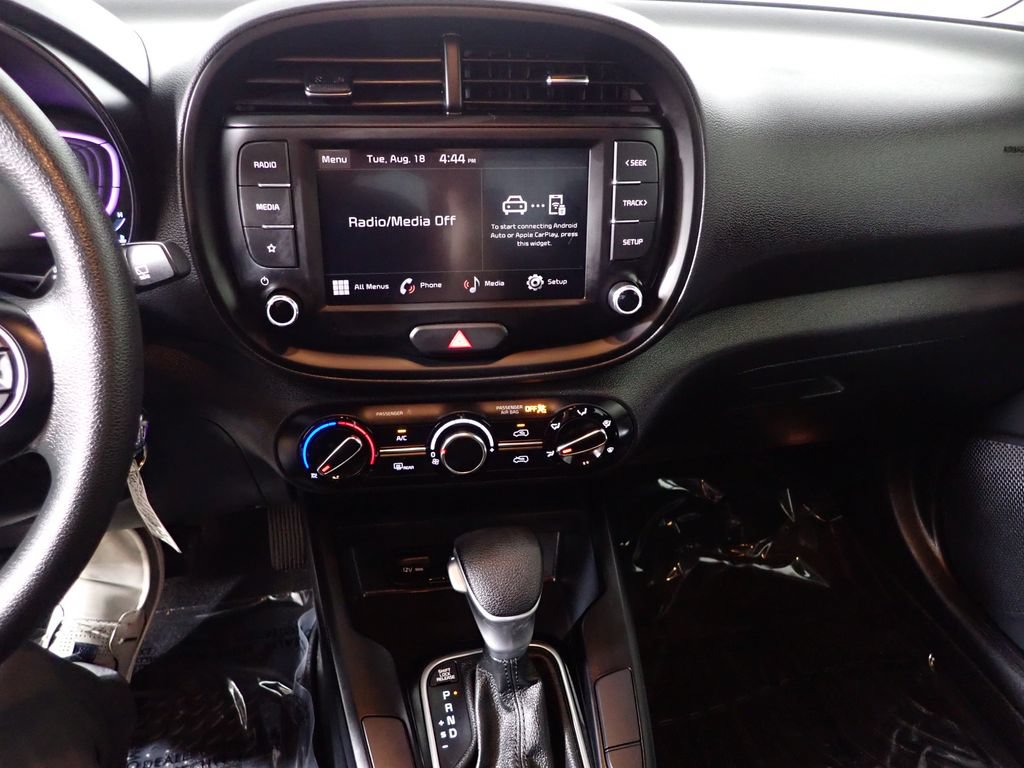 Used 2025 Kia Soul LX FWD image 25