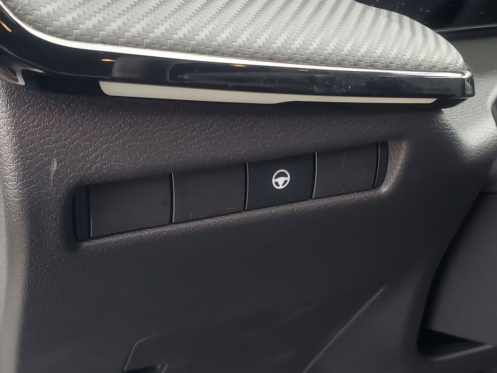 Used 2025 Nissan Kicks SR AWD/4WD image 13