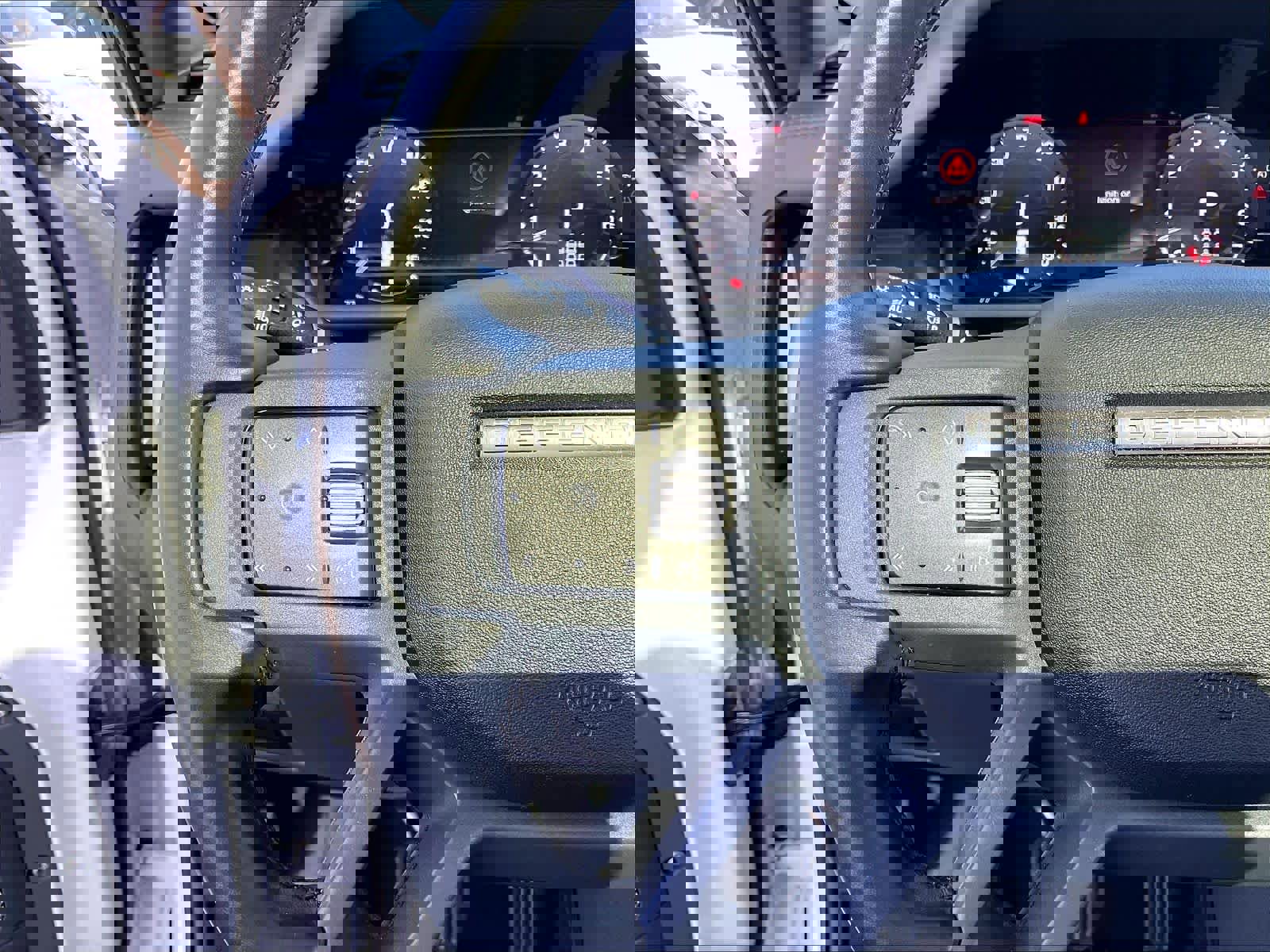 Used 2023 Land Rover Defender 130 X-Dynamic SE image 20