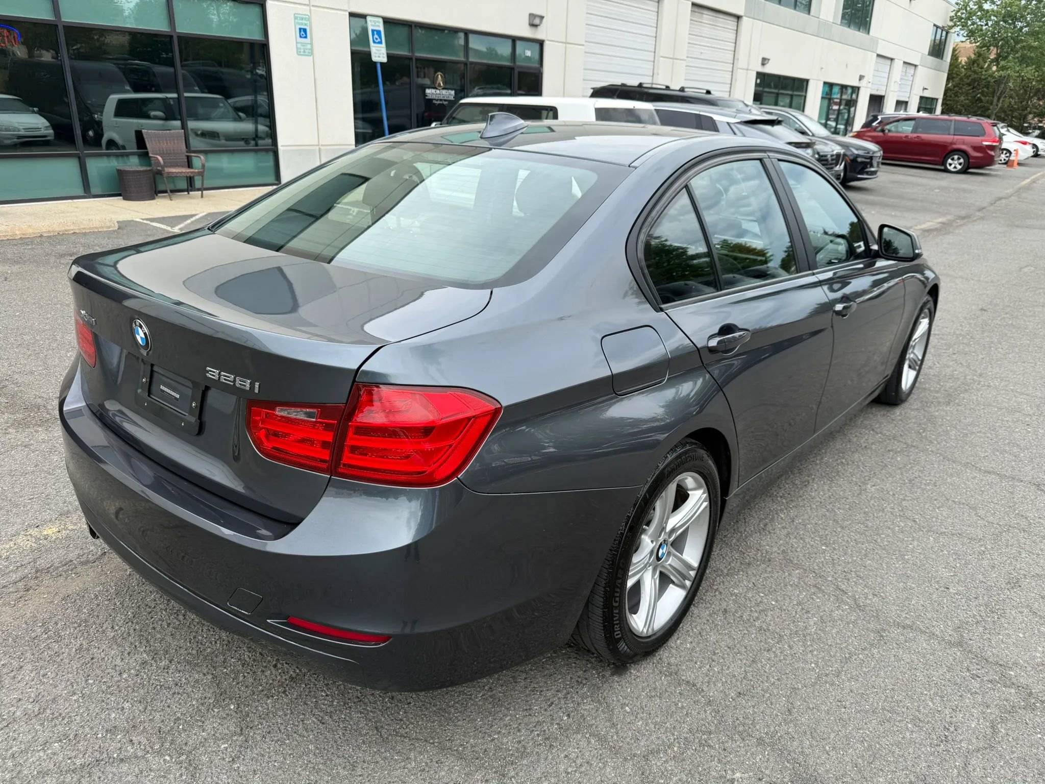 Used 2015 BMW 328i xDrive Sedan AWD/4WD image 4