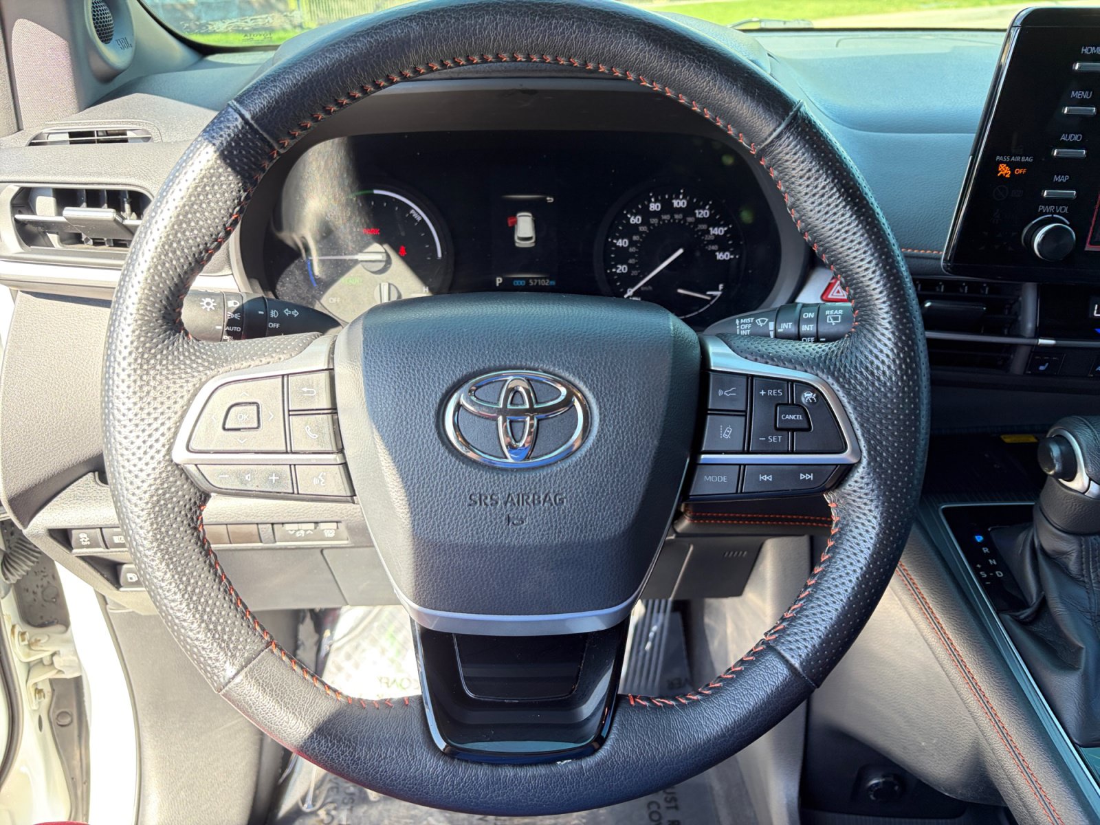Used 2022 Toyota Sienna XSE w/ XSE Plus Package AWD/4WD image 12