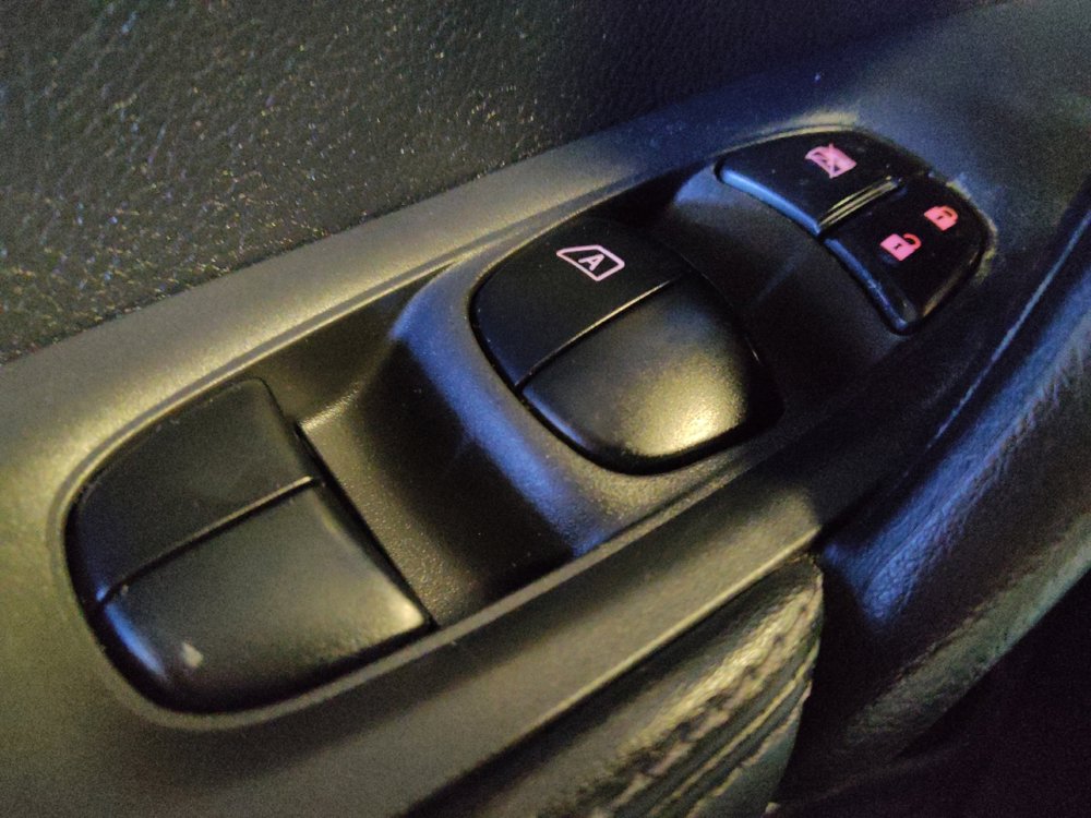 Used 2017 Nissan Rogue Sport SV image 27