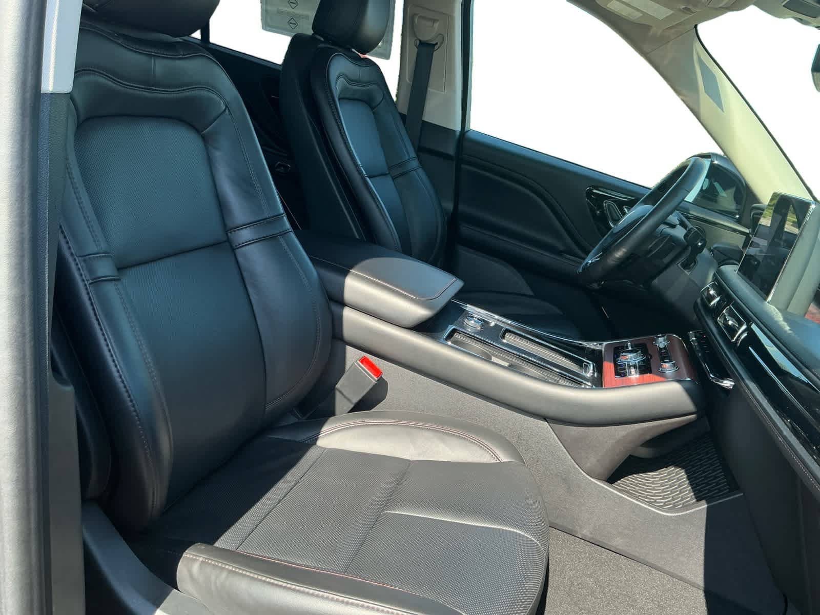Used 2024 Lincoln Aviator Reserve w/ Elements Package Plus AWD/4WD image 15