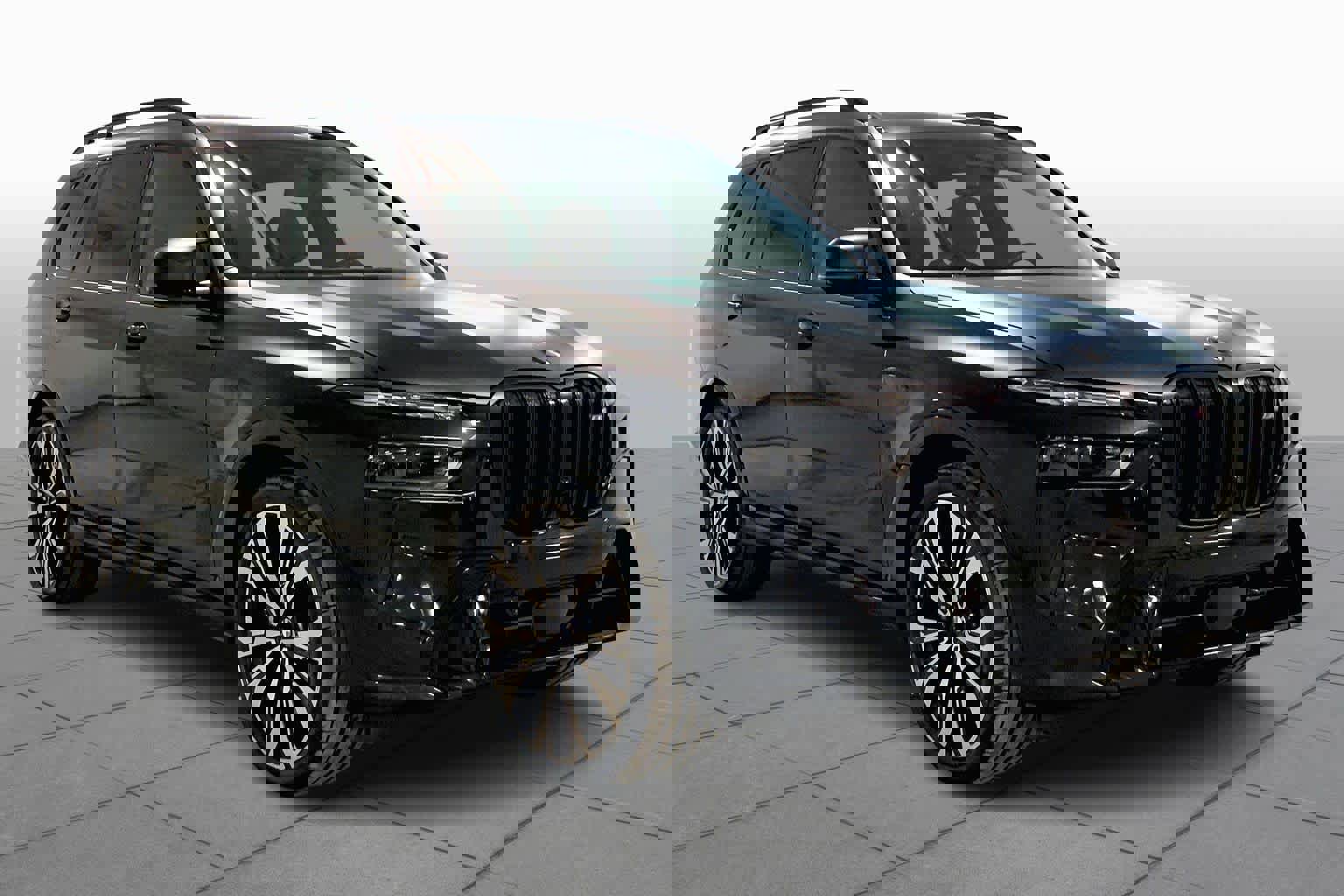 Used 2024 BMW X7 M60i w/ Executive Package image 3