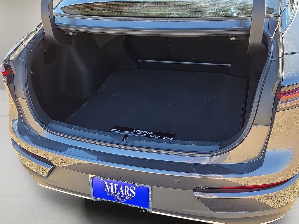 Used 2023 Toyota Crown Limited image 17