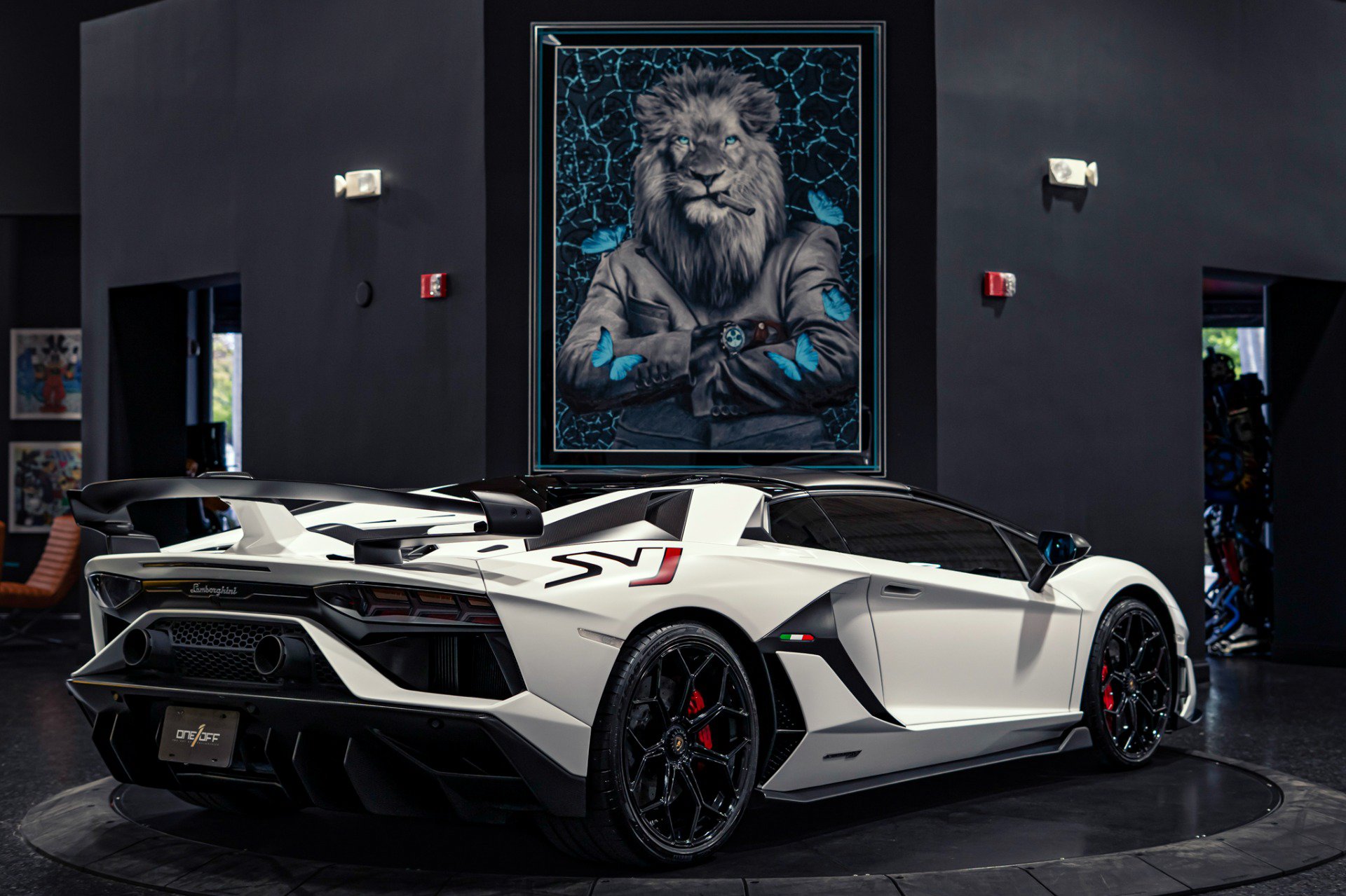 Used 2020 Lamborghini Aventador SVJ AWD/4WD image 9