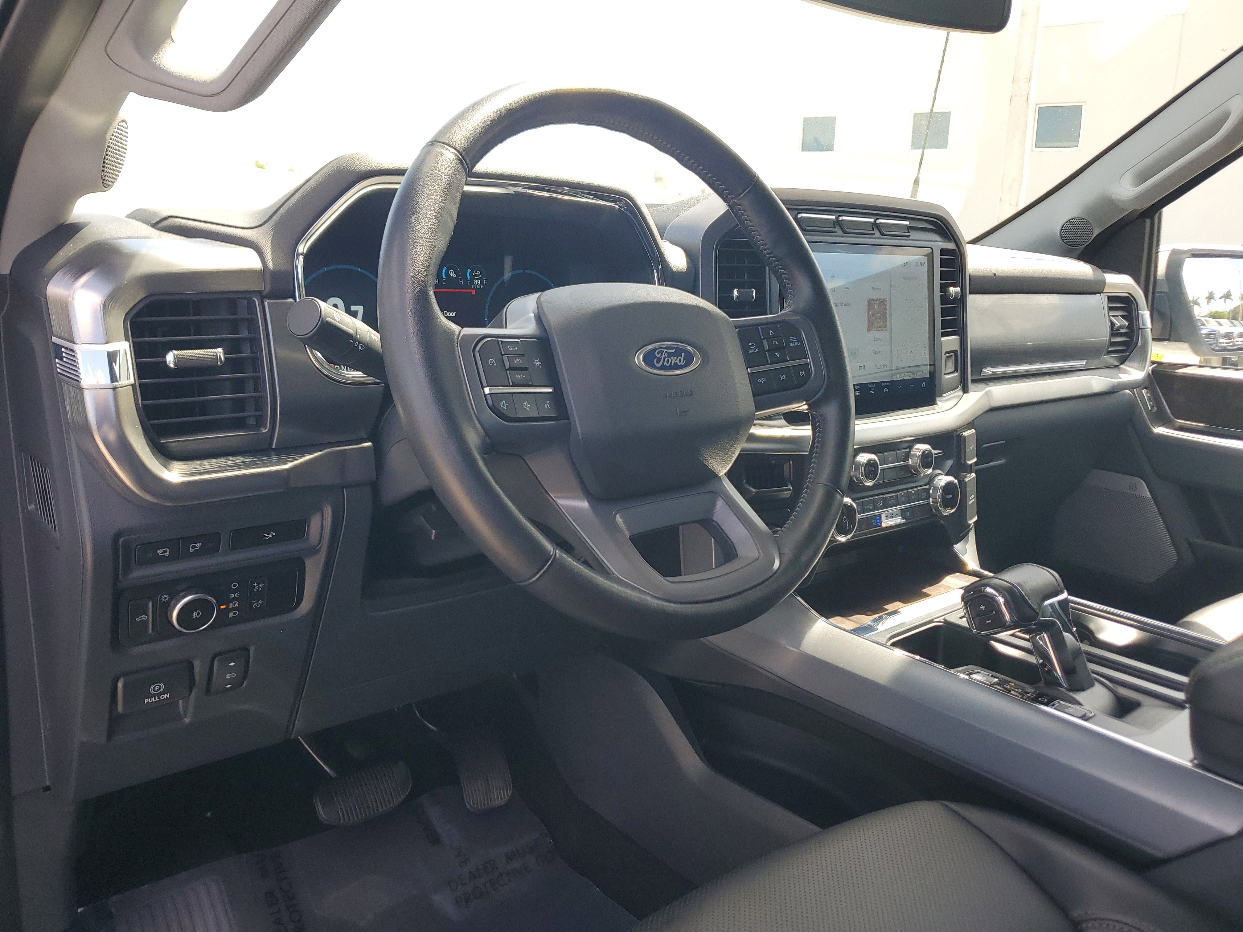 Used 2023 Ford F150 Lariat image 9