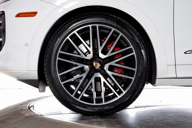 Certified 2025 Porsche Cayenne GTS image 12