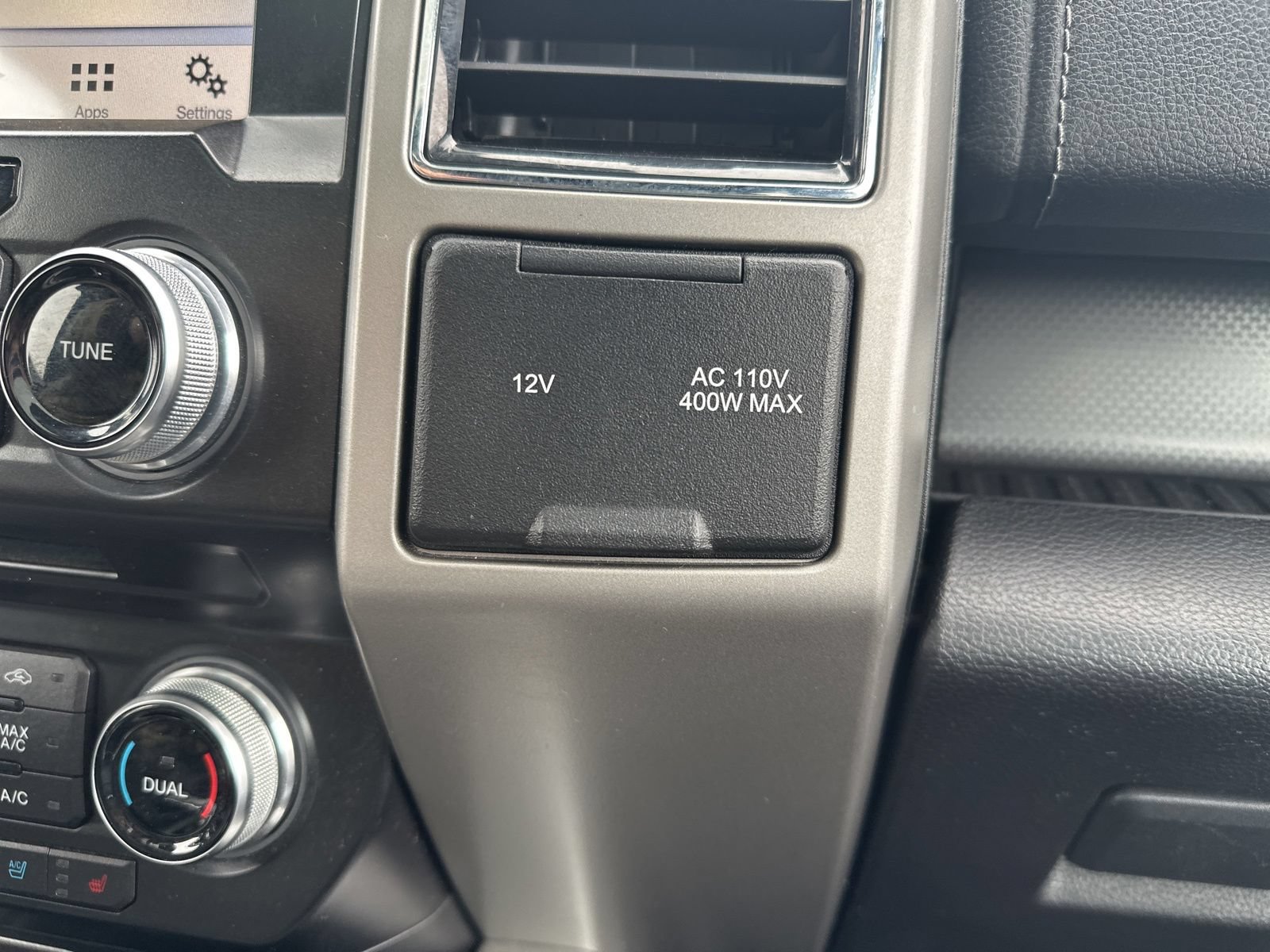 Used 2017 Ford F150 Lariat w/ Equipment Group 502A Luxury AWD/4WD image 16