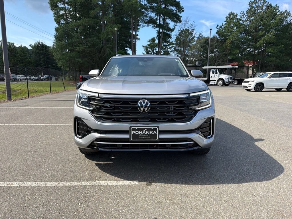 Used 2024 Volkswagen Atlas Cross Sport SEL R-Line AWD/4WD image 3