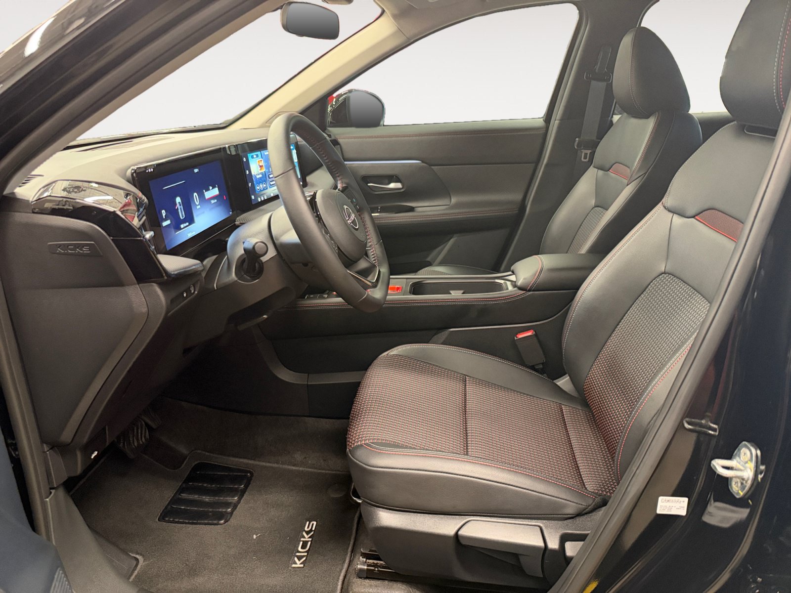 Used 2026 Nissan Kicks SR FWD image 23