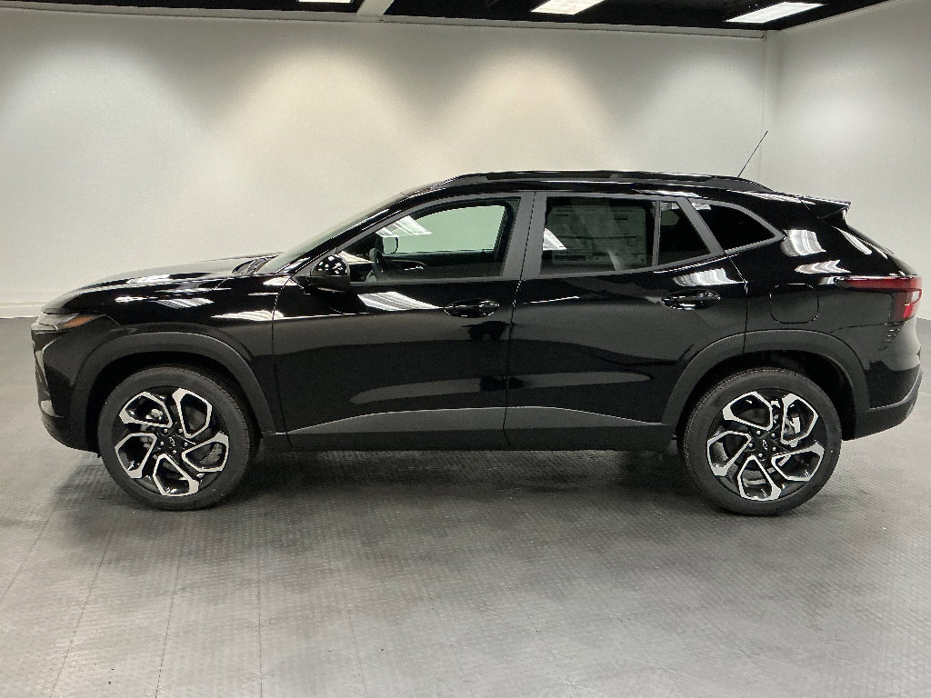 New 2026 Chevrolet Trax RS image 2