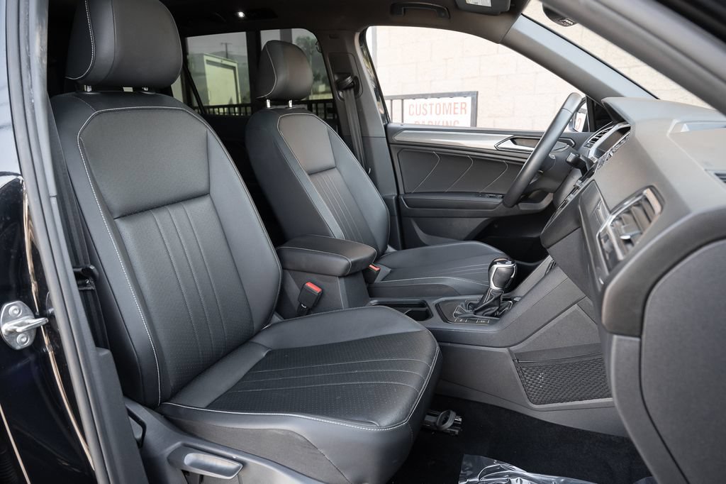 Used 2023 Volkswagen Tiguan SE R-Line FWD image 42