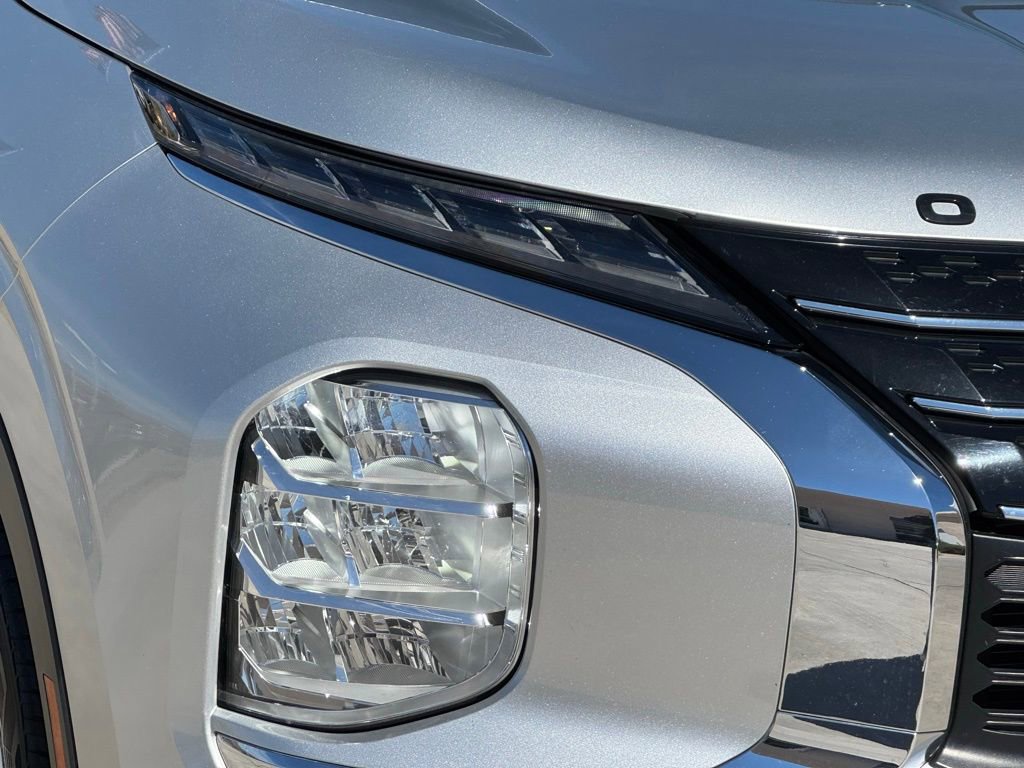 Used 2023 Mitsubishi Outlander SEL image 8