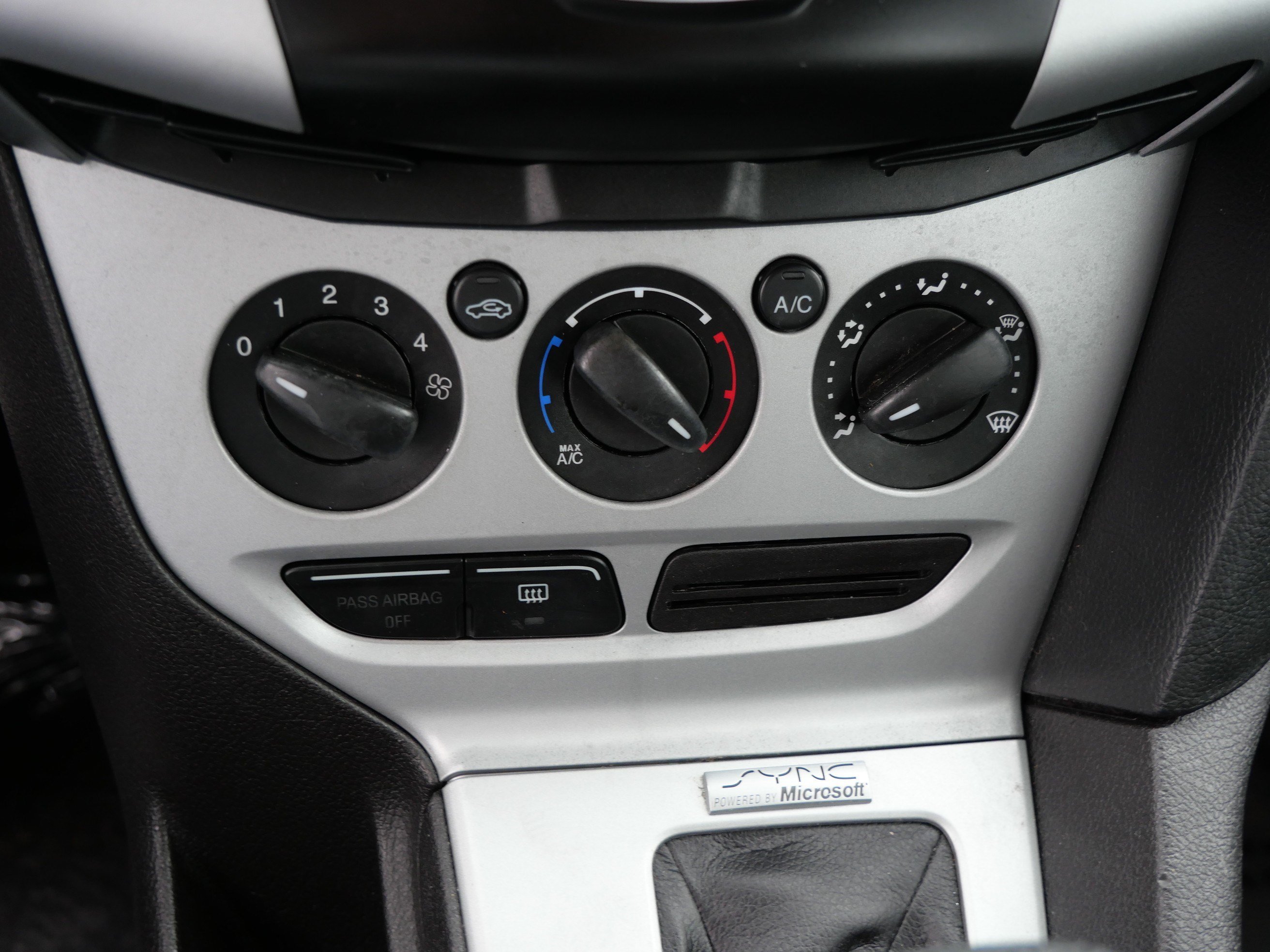 Used 2014 Ford Focus SE FWD image 23