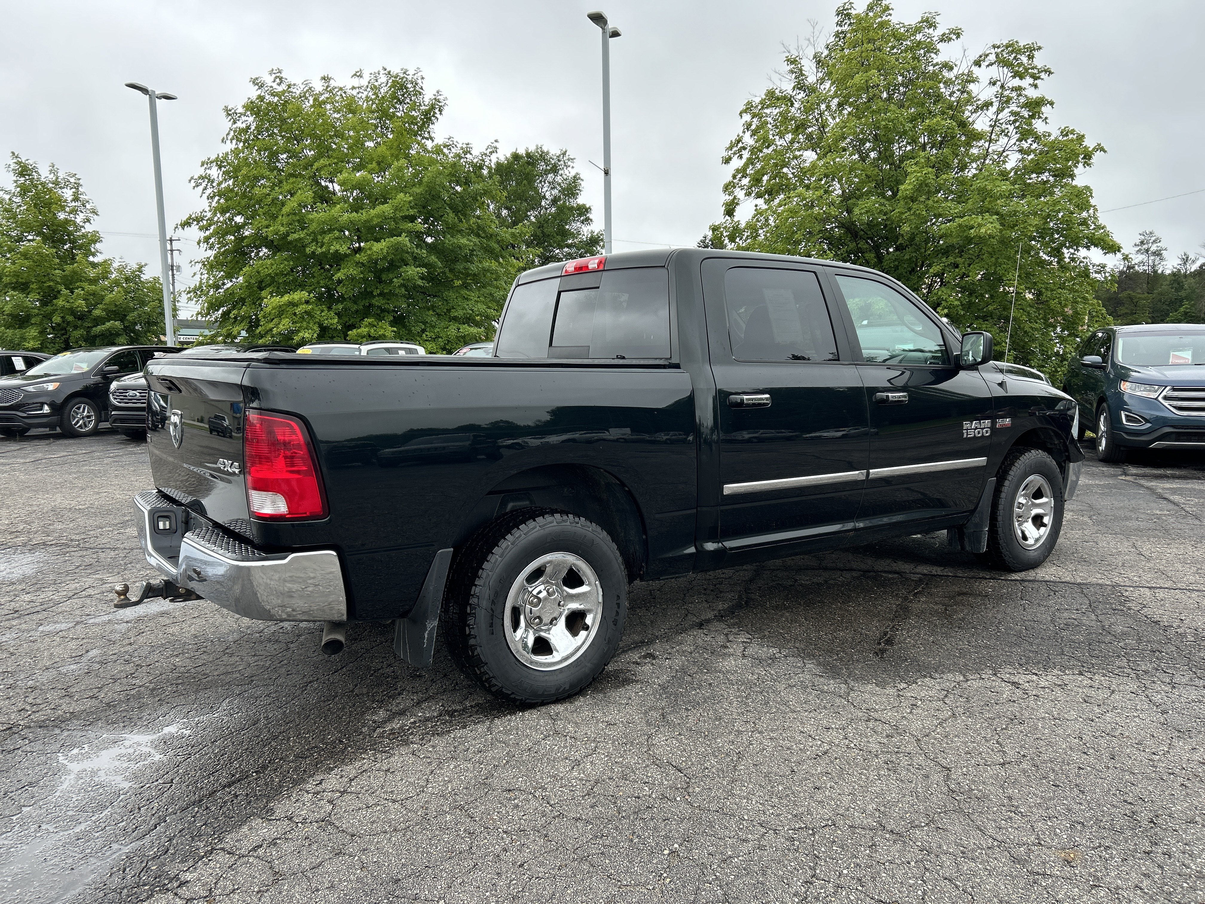 Used 2017 RAM 1500 Classic SLT AWD/4WD image 4