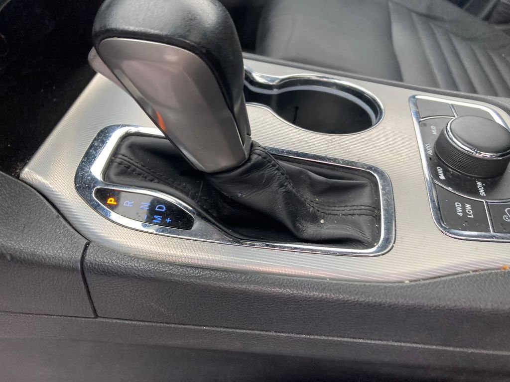 Used 2018 Jeep Grand Cherokee Limited image 28