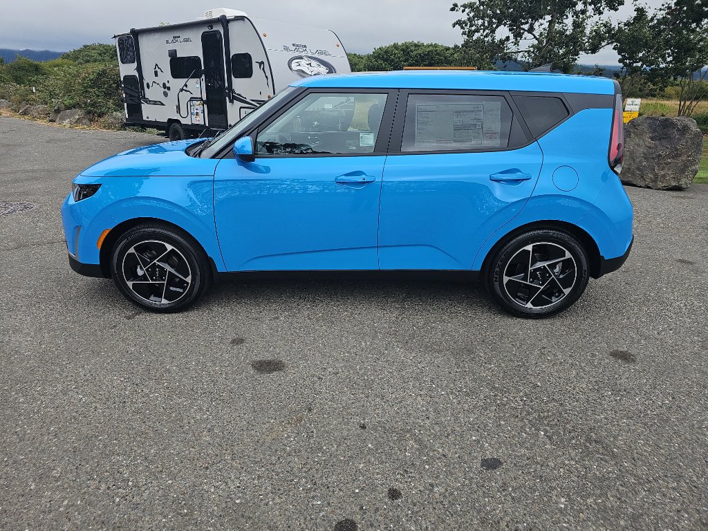 New 2025 Kia Soul EX image 2