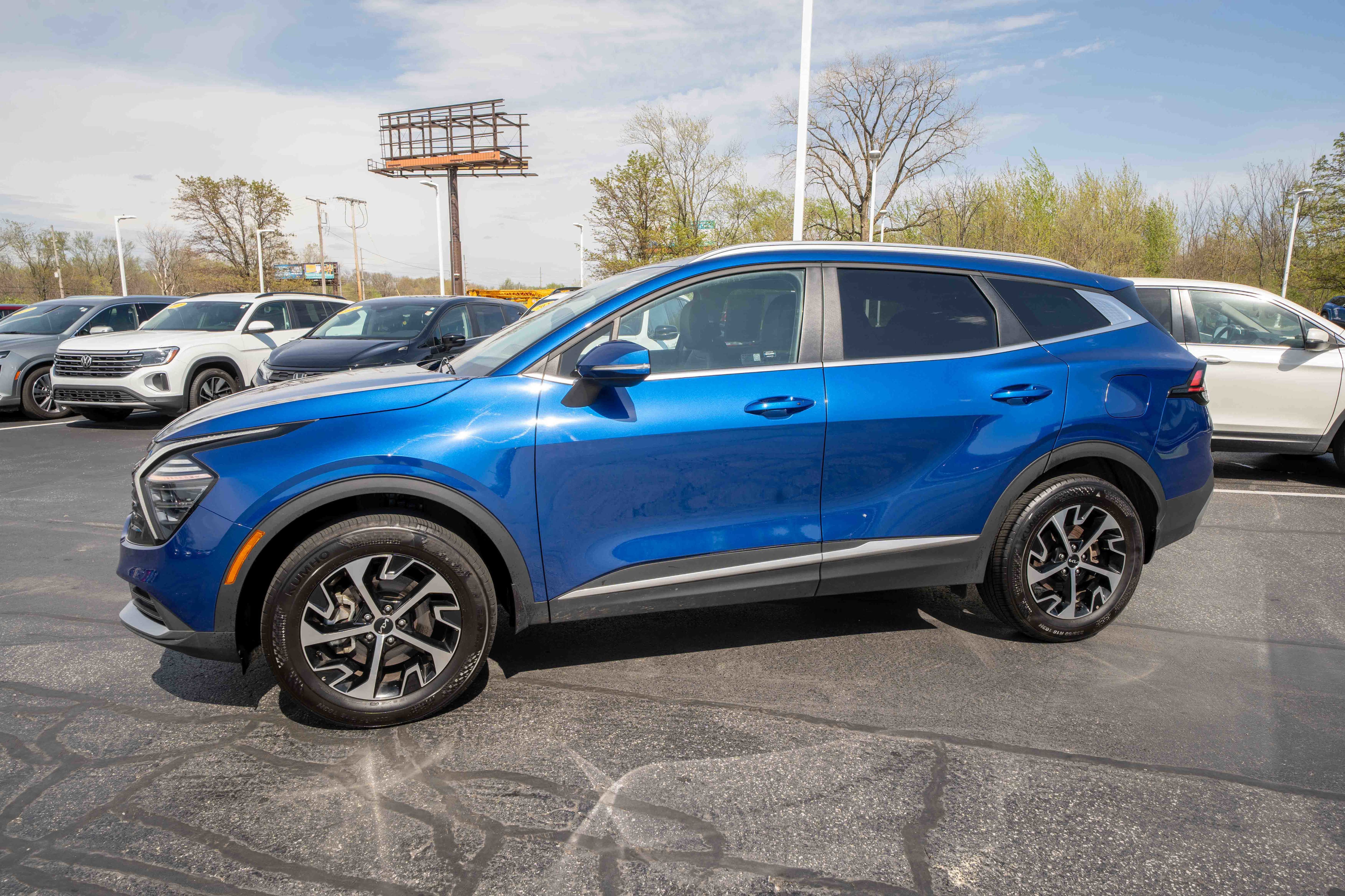 Used 2024 Kia Sportage EX AWD/4WD image 3