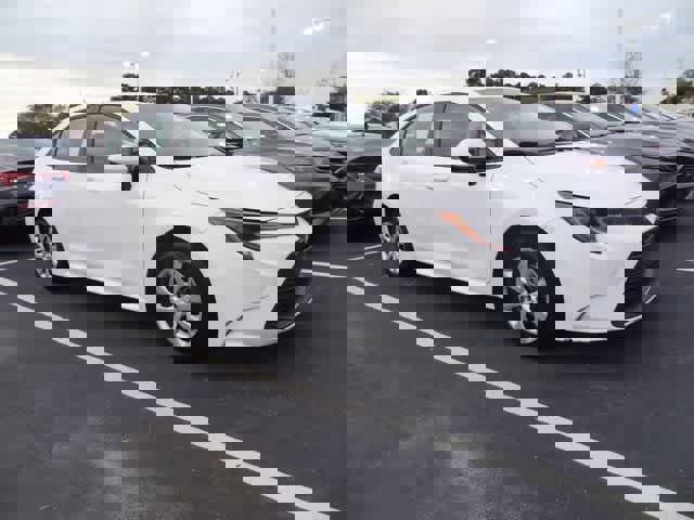 Used 2024 Toyota Corolla LE image 4