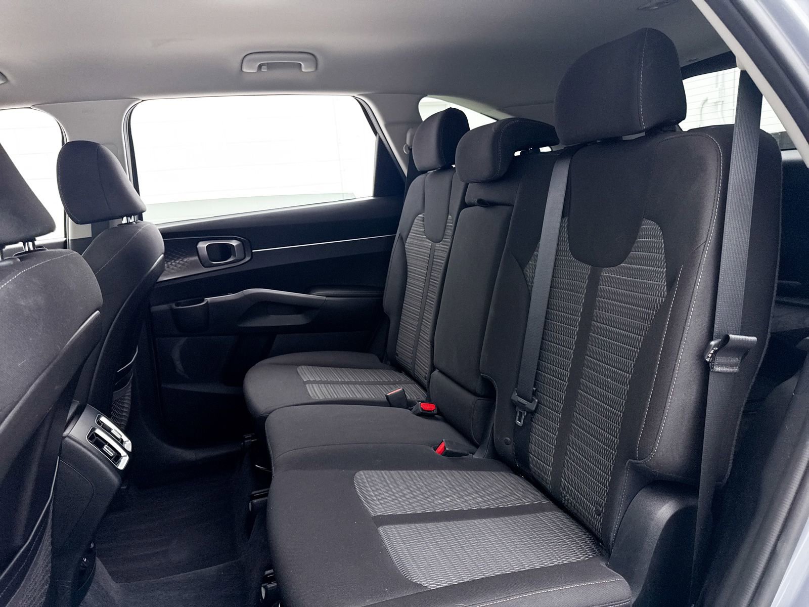 Used 2021 Kia Sorento LX image 27