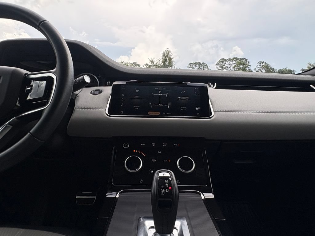 Used 2023 Land Rover Range Rover Evoque R-Dynamic SE AWD/4WD image 16