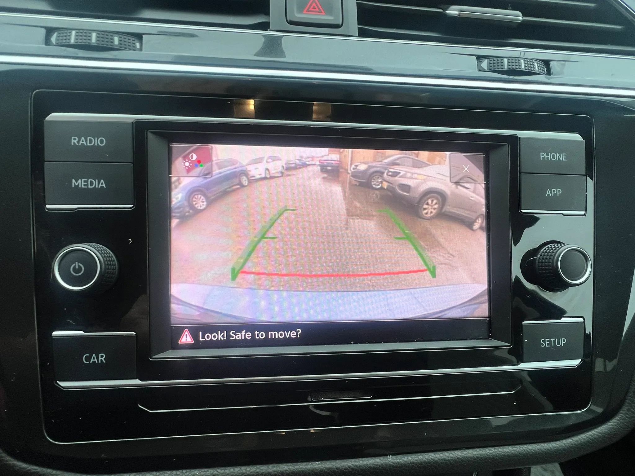 Used 2018 Volkswagen Tiguan S image 20