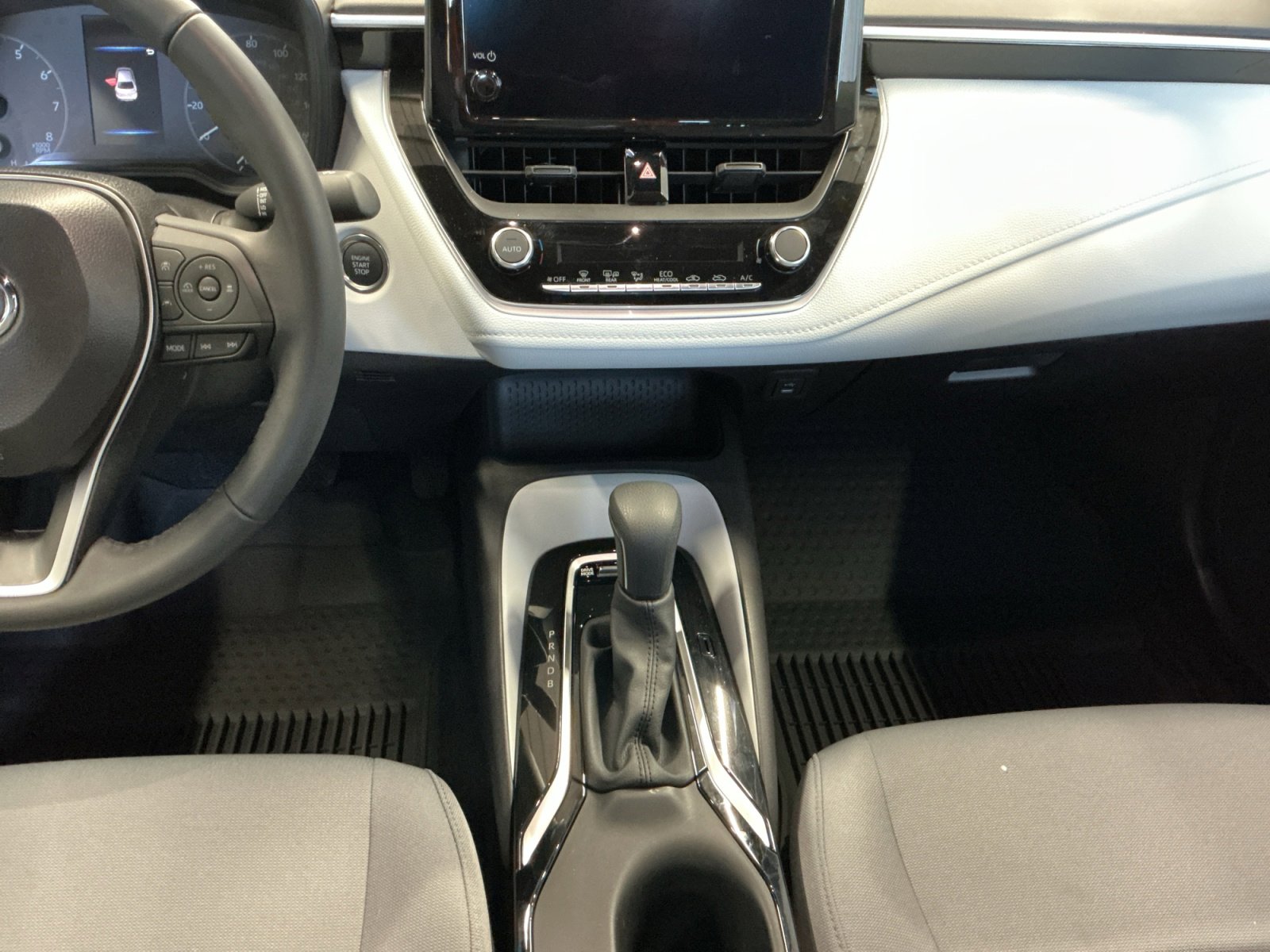 Certified 2025 Toyota Corolla SE FWD image 11