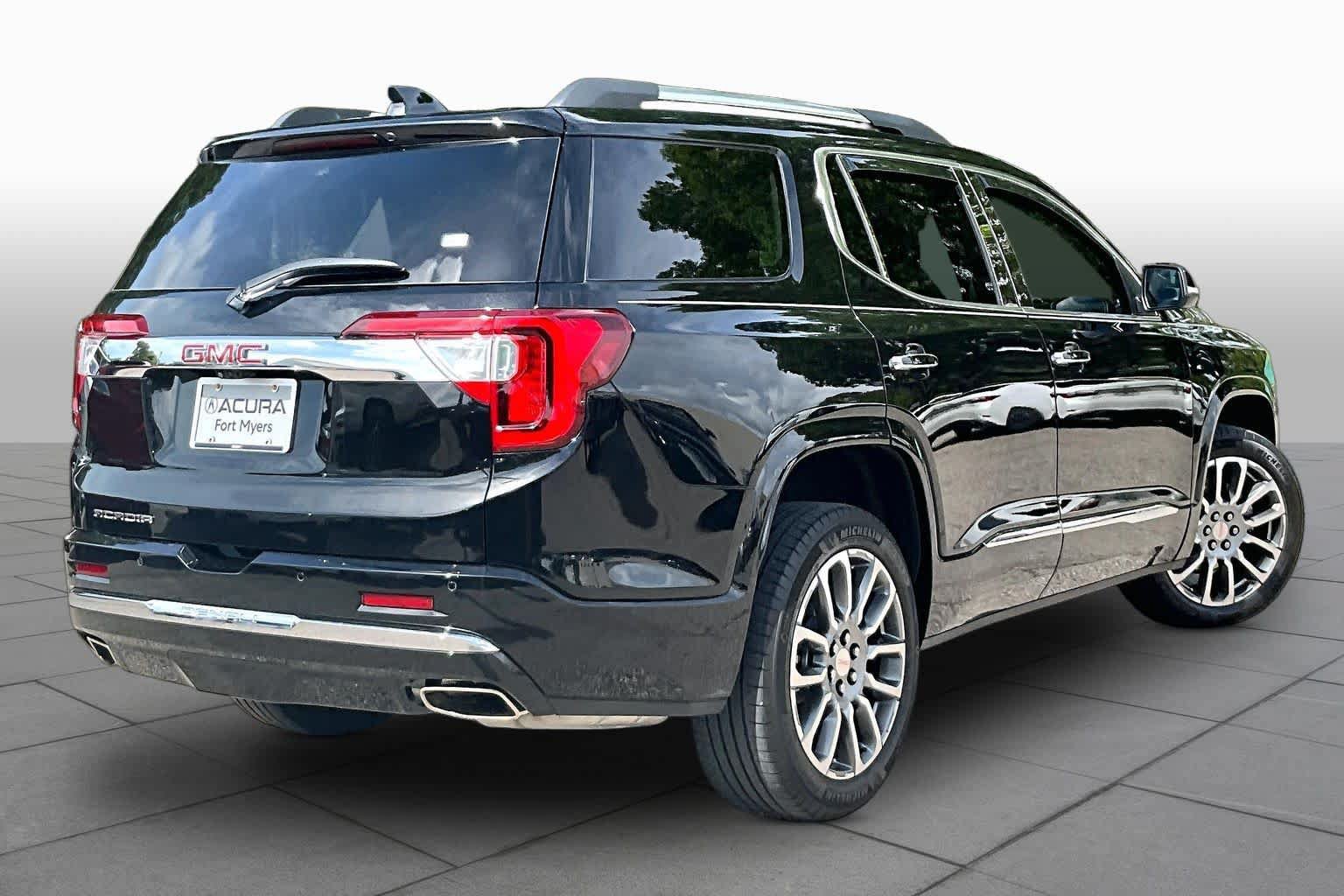 Used 2023 GMC Acadia Denali w/ Denali Ultimate Package FWD image 13