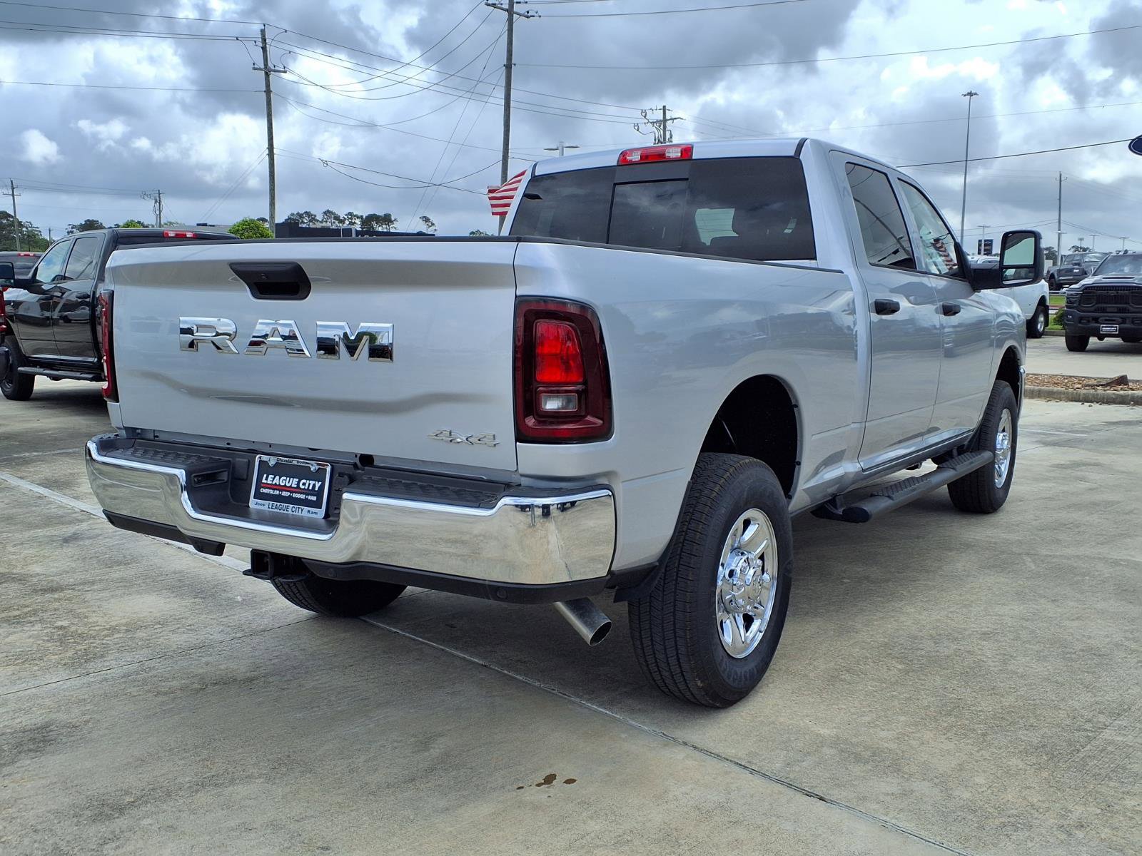 New 2026 RAM 2500 Tradesman AWD/4WD image 4